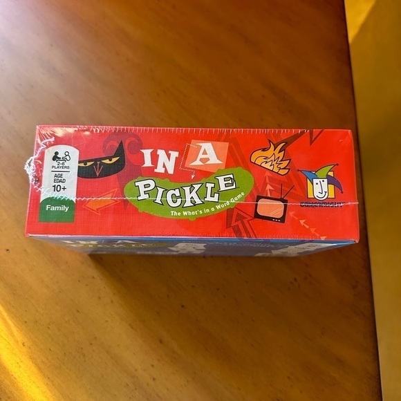 Gamewright In a Pickle The What's in a Word Game - Picture 3 of 5